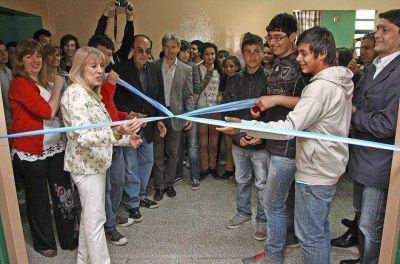 Avellaneda: inauguran obras en la Escuela Media N� 10 de Wilde