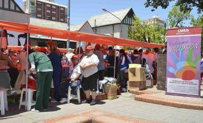 Se realiz� la "Expo Lan�s para Todos" en la Plaza Manuel Belgrano