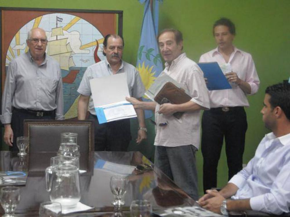 Habilitaci�n municipal para 27 industrias