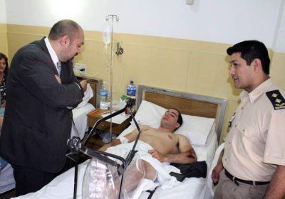 Un polic�a se accident� y delincuentes intentaron robarle su arma en General Pico