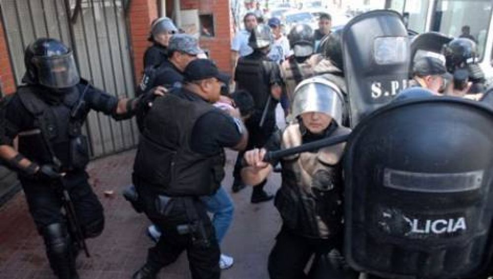 Violentos disturbios en Fiscal�a Penal y falta de previsi�n policial
