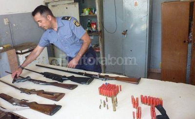Buscaban ladrones, encontraron armas