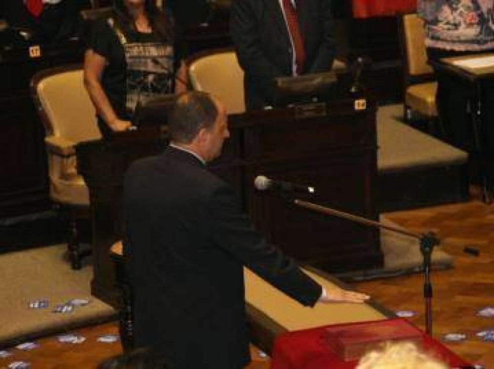 Pablo Garate asumi� ayer como diputado provincial