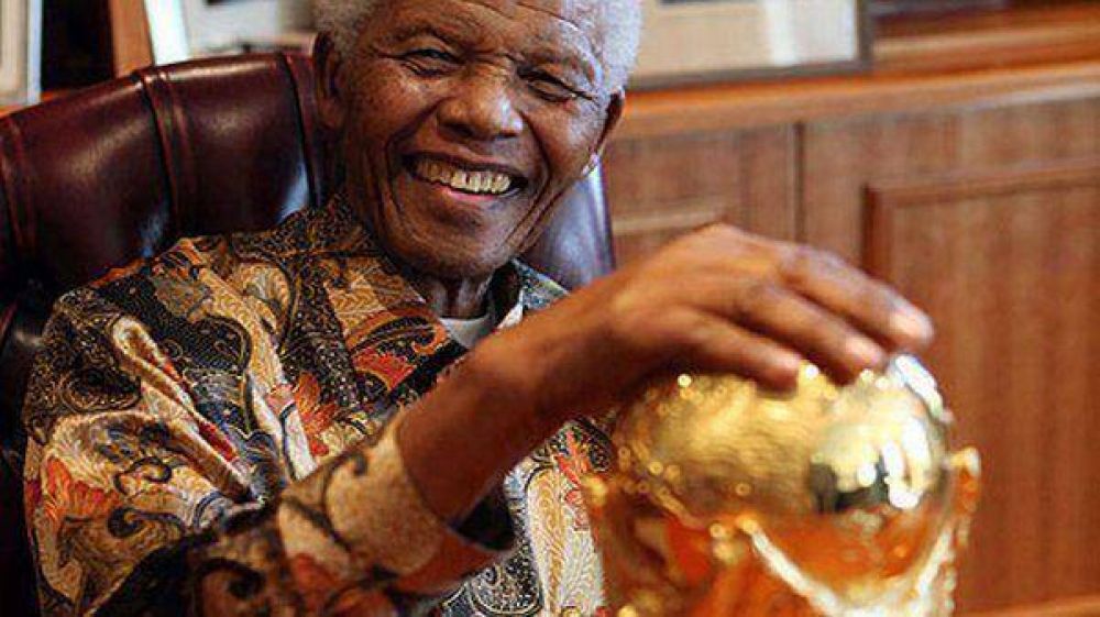 El mundo del ftbol, de luto por la muerte de Mandela