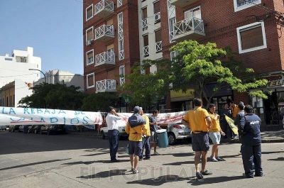 Empleados del correo ser�n recibidos en Trabajo