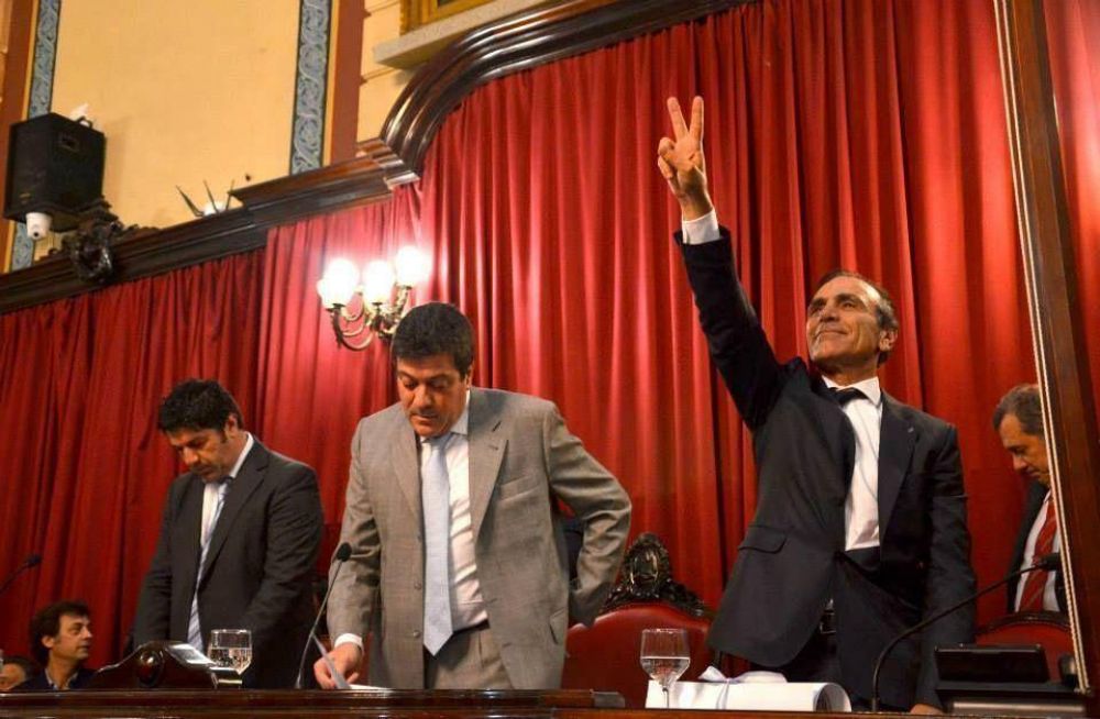 Mariotto se qued� con todos los cargos del Senado y va por el Vice Fiscal de Estado