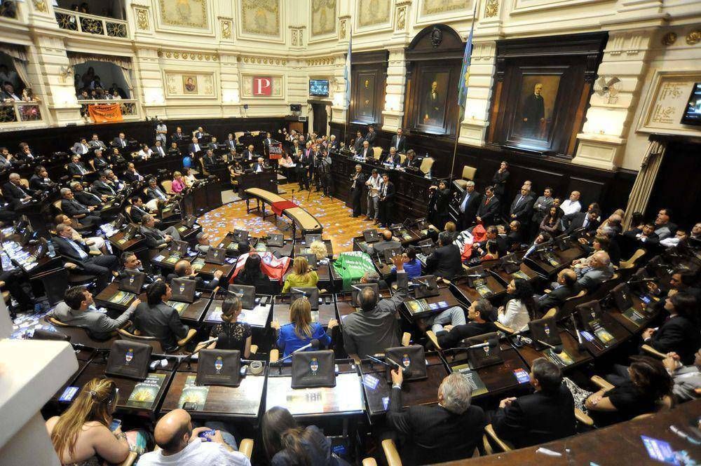 Diputados renov� las autoridades entre c�nticos de la izquierda, kirchneristas y massistas