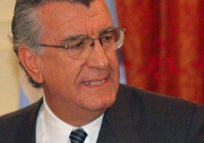 Gioja sigue sin complicaciones