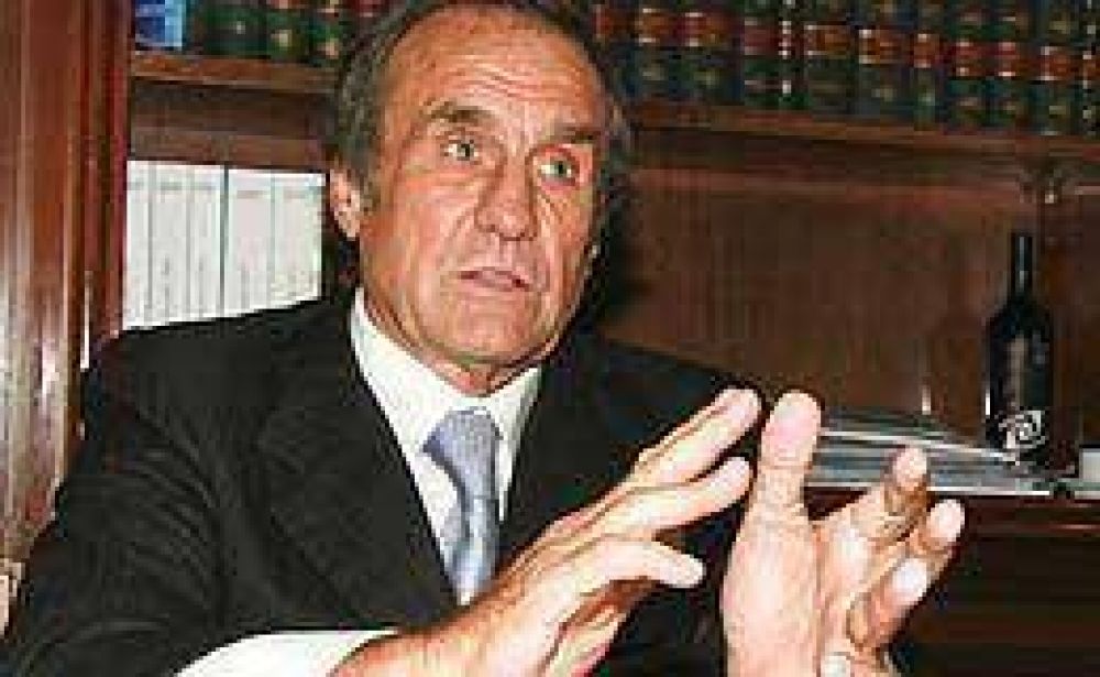 Reutemann desminti� acuerdo postelectoral con el kirchnerismo: "No tuve ni un caf� del Gobierno" 