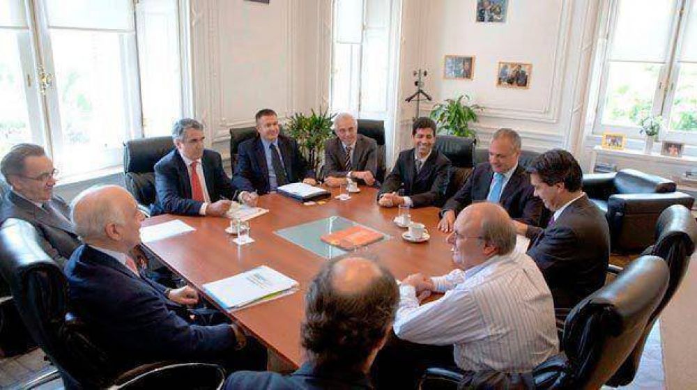 El gobernador se reuni� con Capitanich y con el padre Molina