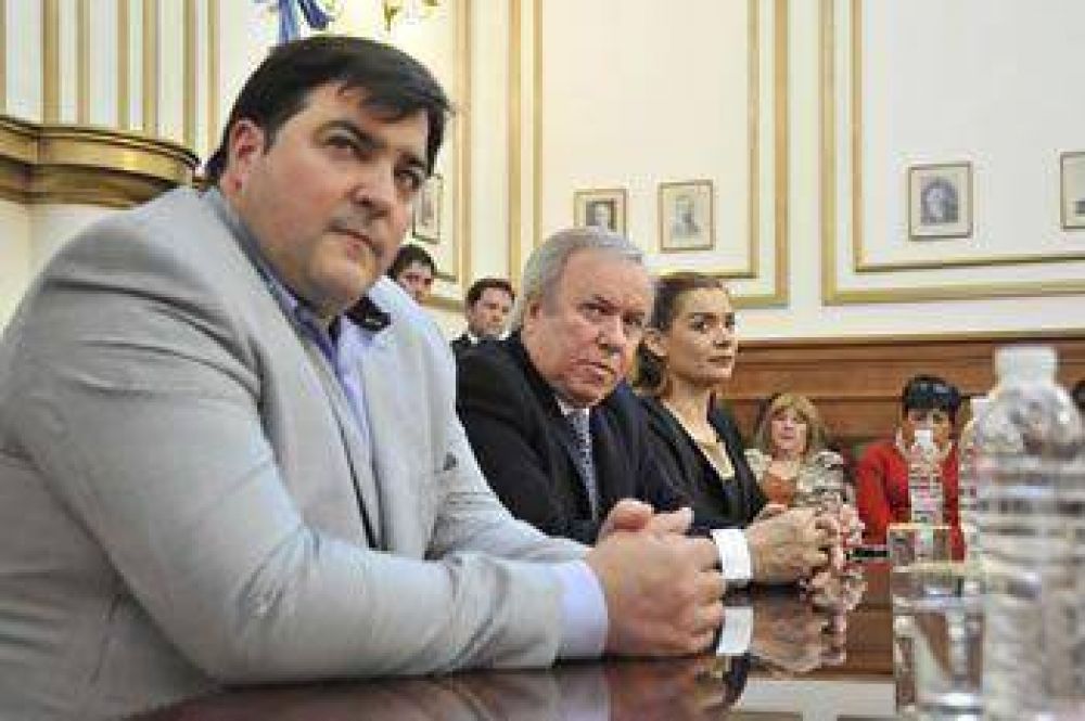 Peralta: �Es auspiciosa esta reuni�n con Capitanich�