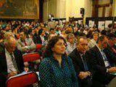Asunci�n diputados nacionales: Ana Mar�a Ianni dese� ��xitos a G�mez Bull�.
