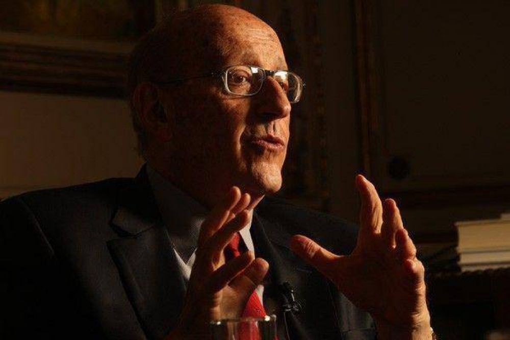 "Los gobiernos de los Kirchner han sido muy tolerantes"