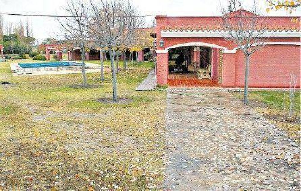 Anillaco exhibe las ruinas del imperio menemista