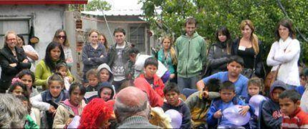 Abogadas Marplatenses por la Igualdad cumplieron dos a�os y lo celebraron brindando servicios