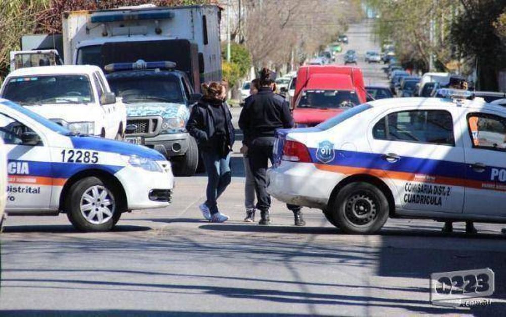 Los paran para un control y golpean a la polic�a: aprehendidos