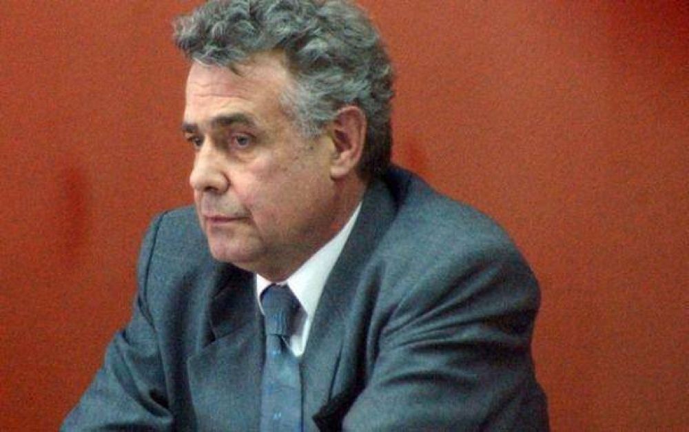 Fallo contra Hooft: deber� declarar como acusado
