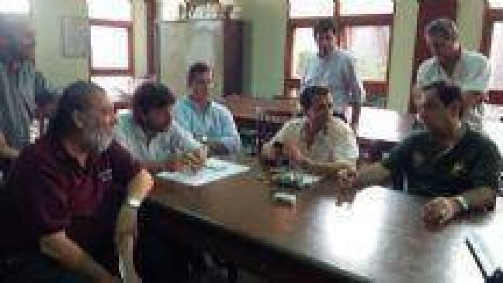 Hubo acuerdo salarial y los empleados municipales de Or�n levantar�n el paro