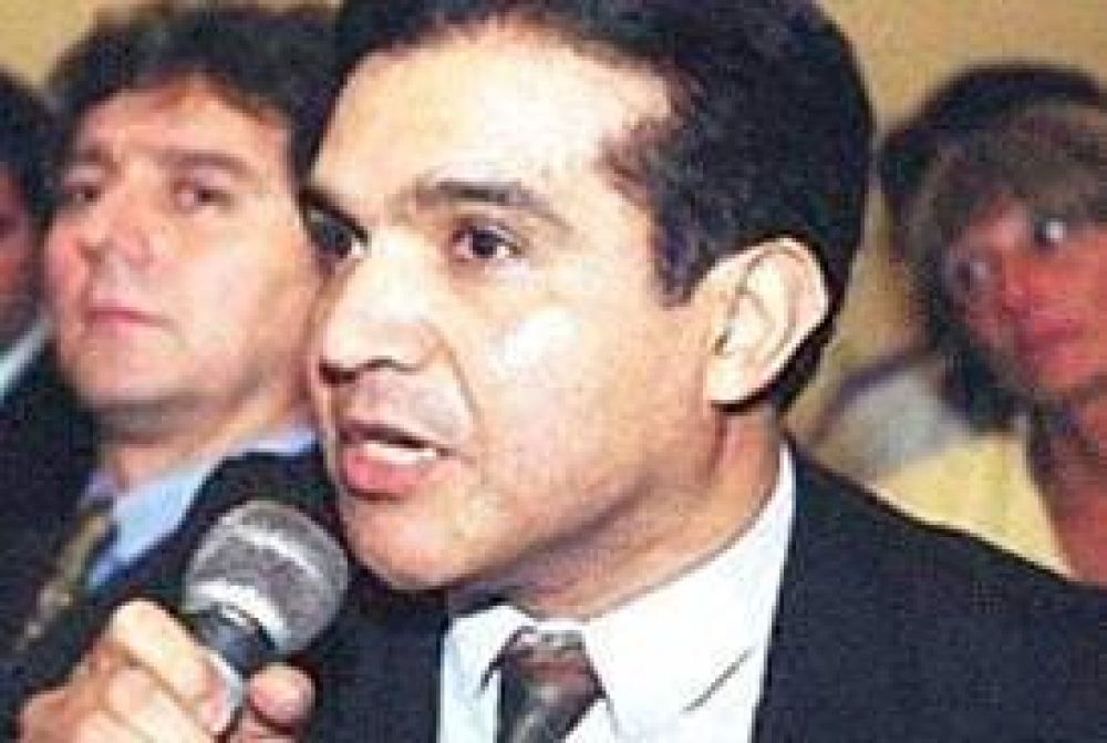 Guillermo Capell�n vuelve a la pol�tica en el 2015