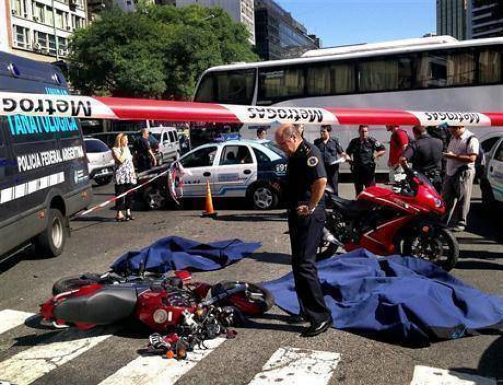 Bajan los accidentes de autos, pero crecen los que involucran a motos