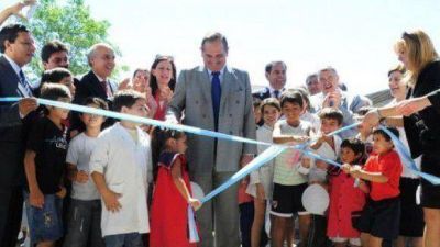 Alperovich destac� la inversi�n en educaci�n en los �ltimos diez a�os