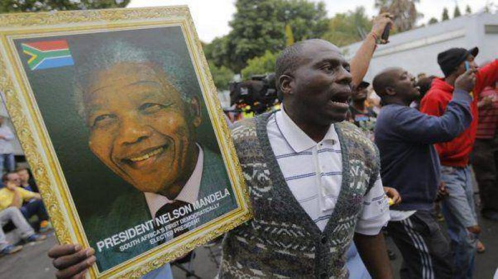 Habr dos semanas de homenajes por la muerte de Mandela