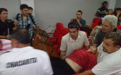 Sin acuerdo, tras ocho horas se suspendi� la sesi�n en San Mart�n