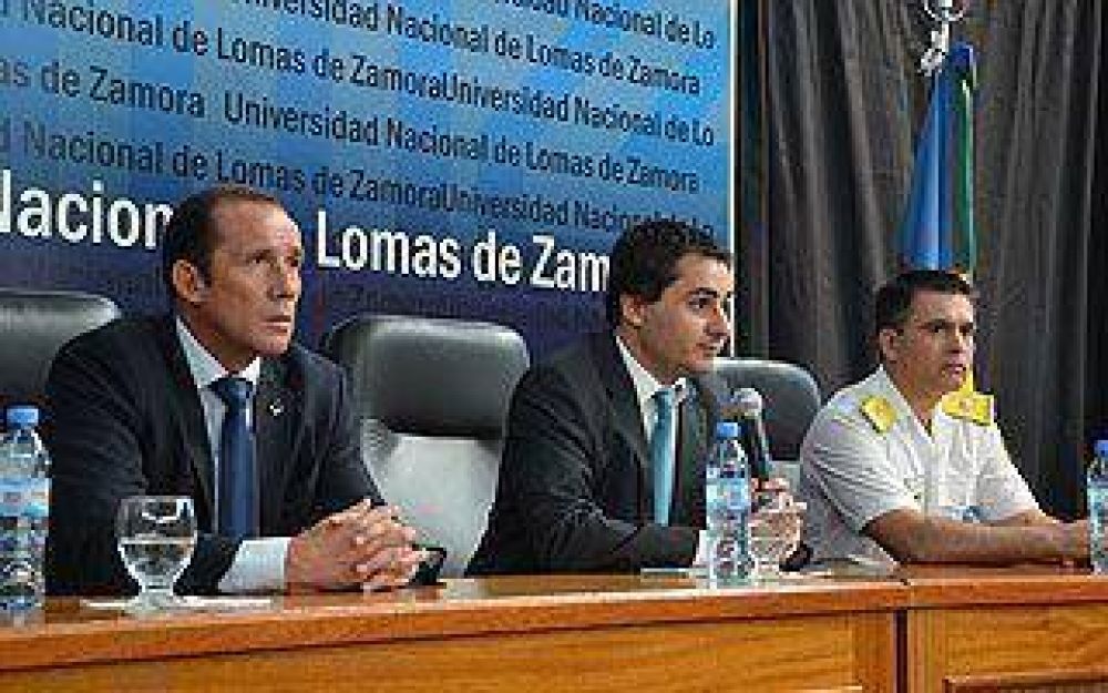 La UNLZ entreg� los diplomas a los egresados de su sede de la Vucetich