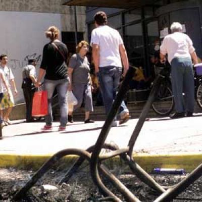 Correo:Sigue cerrado por paro de empleados