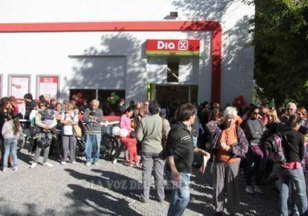 Supermercados D�a abri� sus puertas