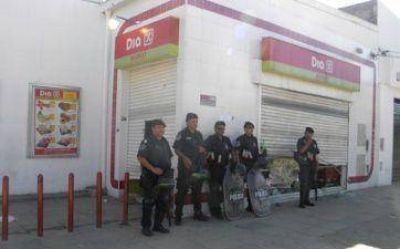 En Pilar, comerciantes temen saqueos