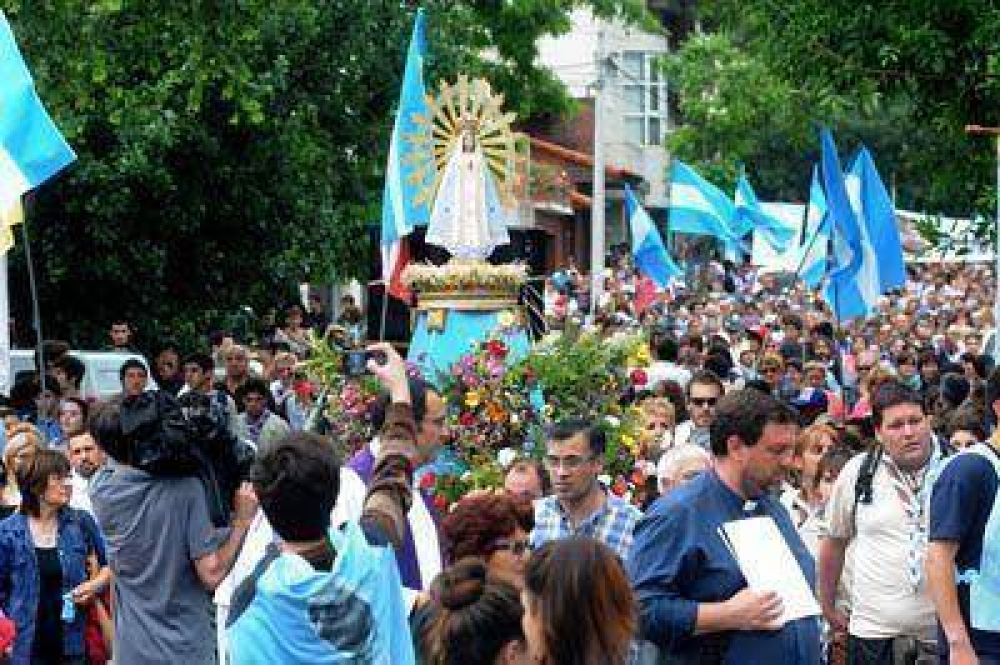 A pesar de la lluvia, se realiz� la tradicional Marcha de la Esperanza
