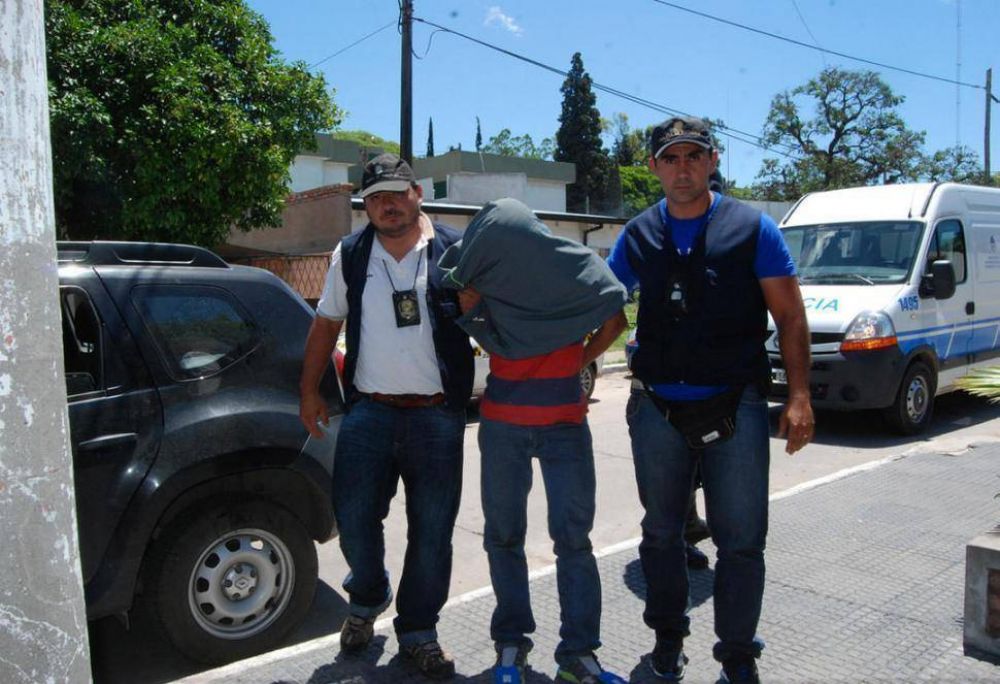 El acusado de matar al polic�a Roa fue trasladado a Tucum�n