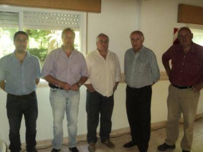 Interesante charla en el A�ro Club sobre manejo de combsutibles