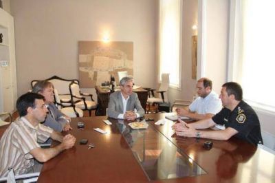 Meoni se reuni� con la c�pula policial y buscan incrementar la prevenci�n