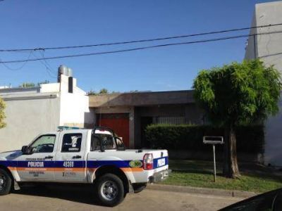 Asaltan y atan a una pareja en su propia casa
