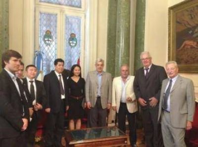 Granja E�lica: Reuniones de Ambrosius y directivos chinos con funcionarios y legisladores