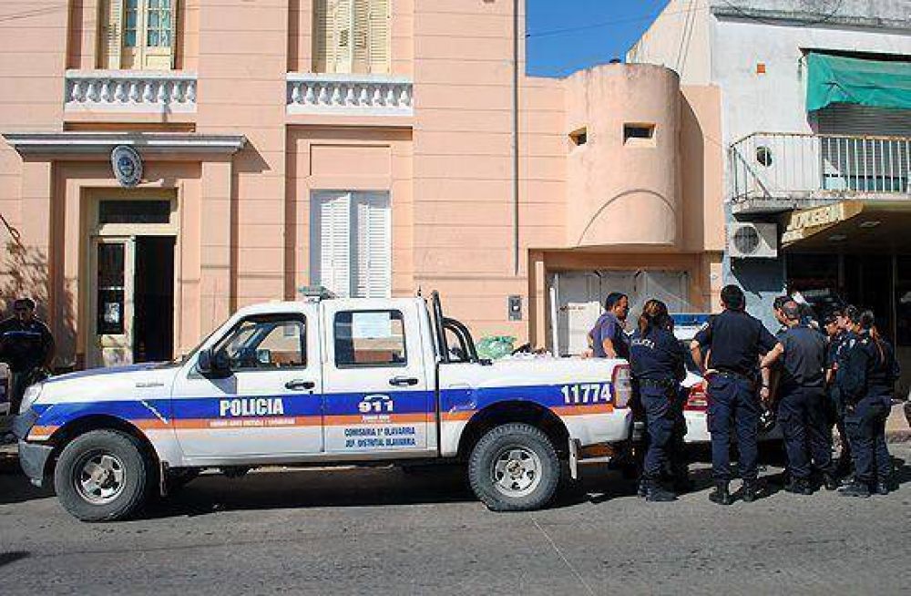Anunciaron aumentos para contener a los polic�as bonaerenses