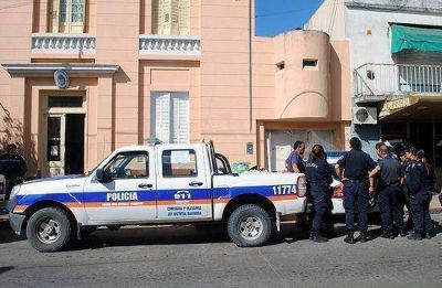 Anunciaron aumentos para contener a los polic�as bonaerenses