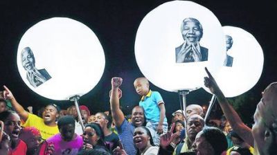 Esc�ndalos y tragedia, el signo de la familia y los sucesores de Mandela