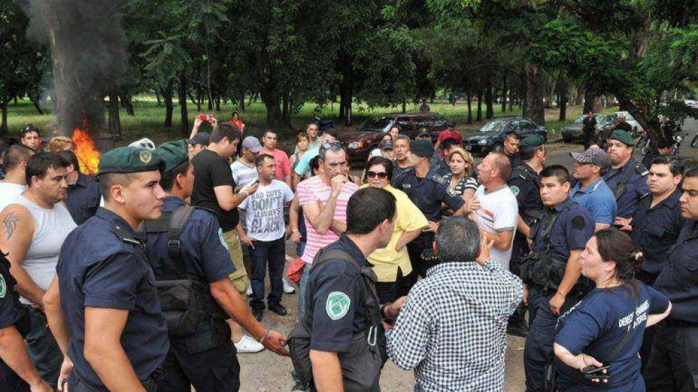 Scioli pidi "prudencia" ante el conflicto con policas en La Plata