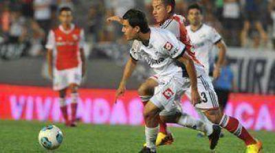 En un partido muy accidentado, Quilmes sum� un punto ante River