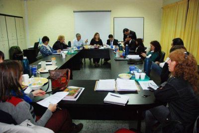 Paritaria docente: retoman la mesa con quejas de profesores