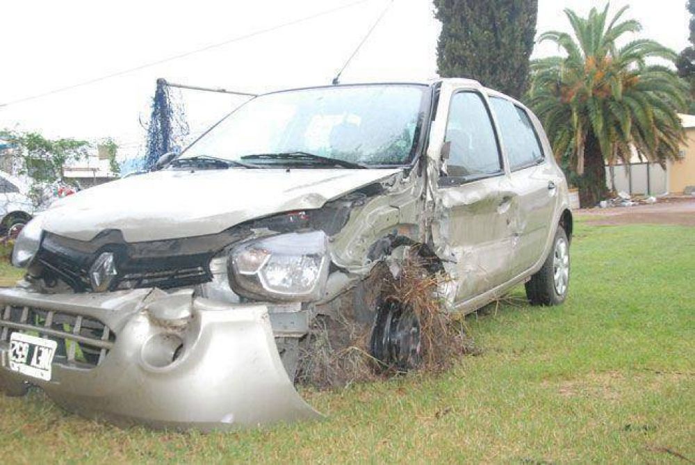 No fue tragedia de milagro: alcoholizado por la ruta se roz� de frente con otro auto
