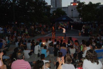 Gran despedida del �Santa Risa� en la Plaza San Mart�n