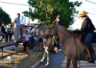 Inici� el Paseo Ferial y la Fiesta del Gaucho en Santa Rosa