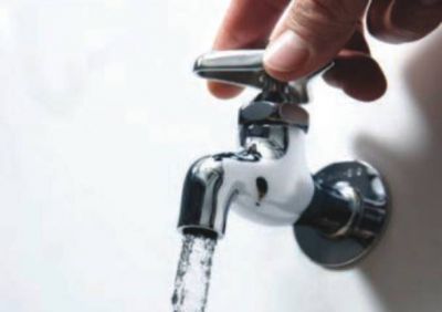 Reclamos por falta de agua en distintos barrios de la ciudad