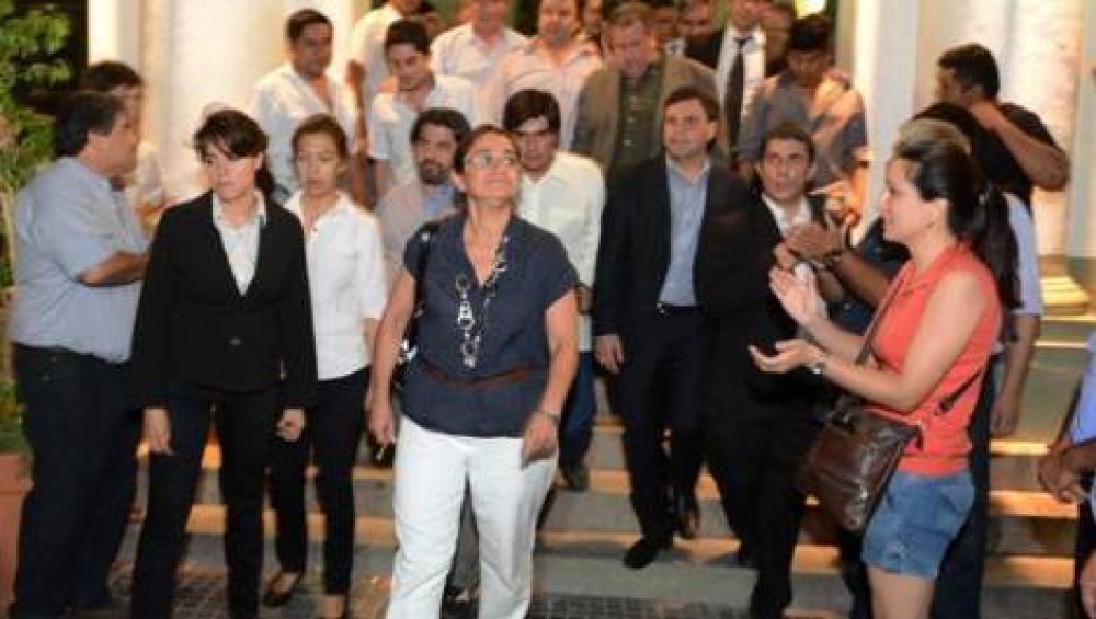 Durante la madrugada, hubo acuerdo entre el Gobierno y la Polic�a