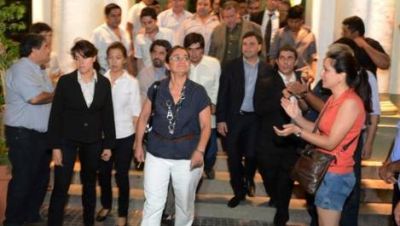 Durante la madrugada, hubo acuerdo entre el Gobierno y la Polic�a
