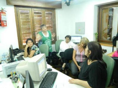 Aguinaldos: ATE reclama a Closs que se liquide el 50 % del sueldo de bolsillo de los trabajadores